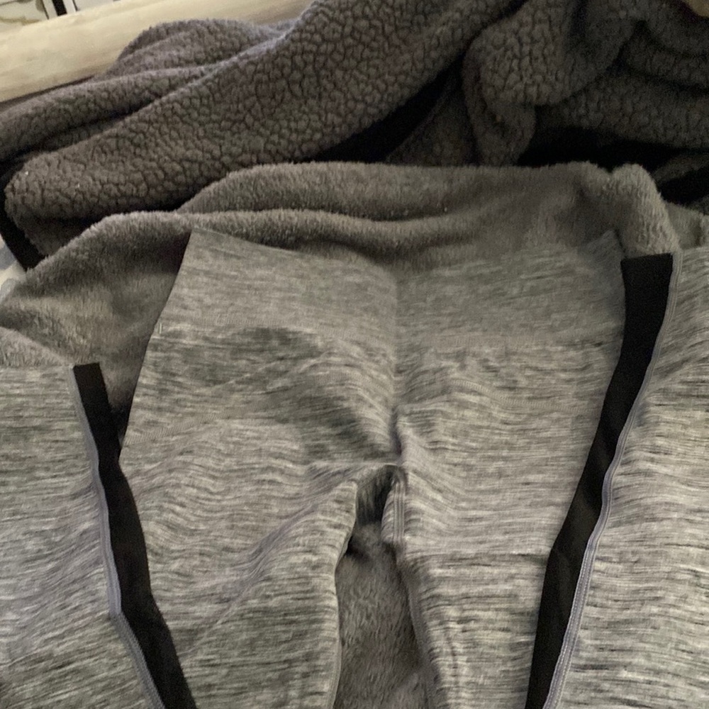 0 to 5 activewear legging for yoga gray with black sheer panels
